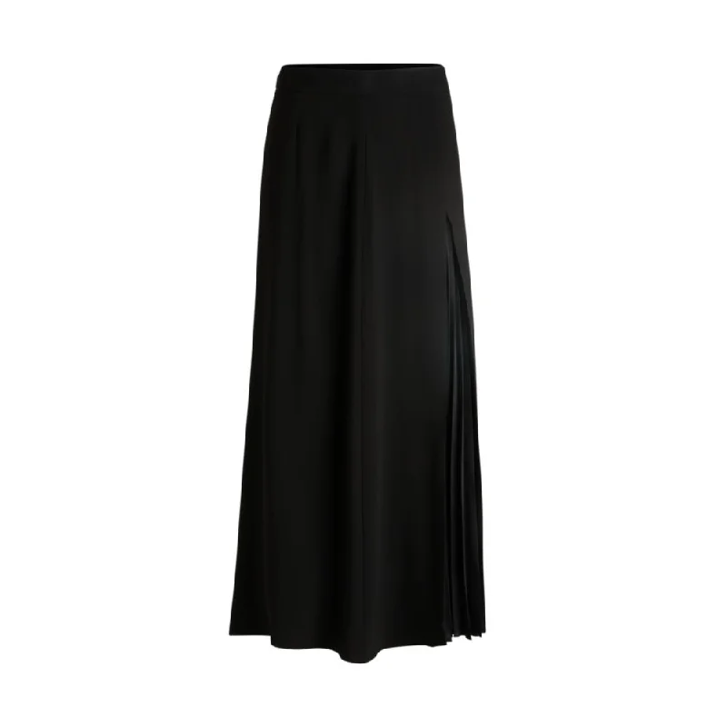 Maxi skirt with pliss detail