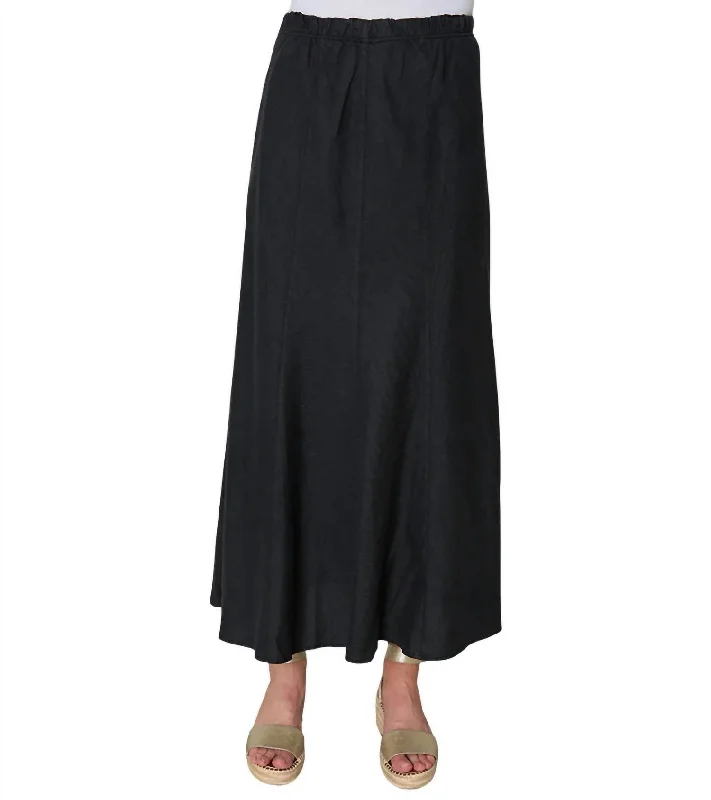 On The Move Skirt In Black