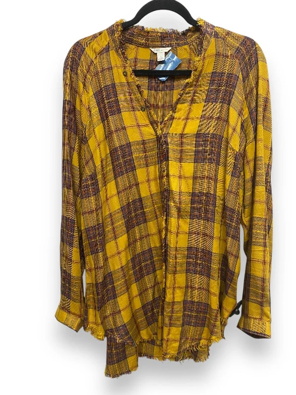 Top Long Sleeve By Cato In Yellow, Size: L