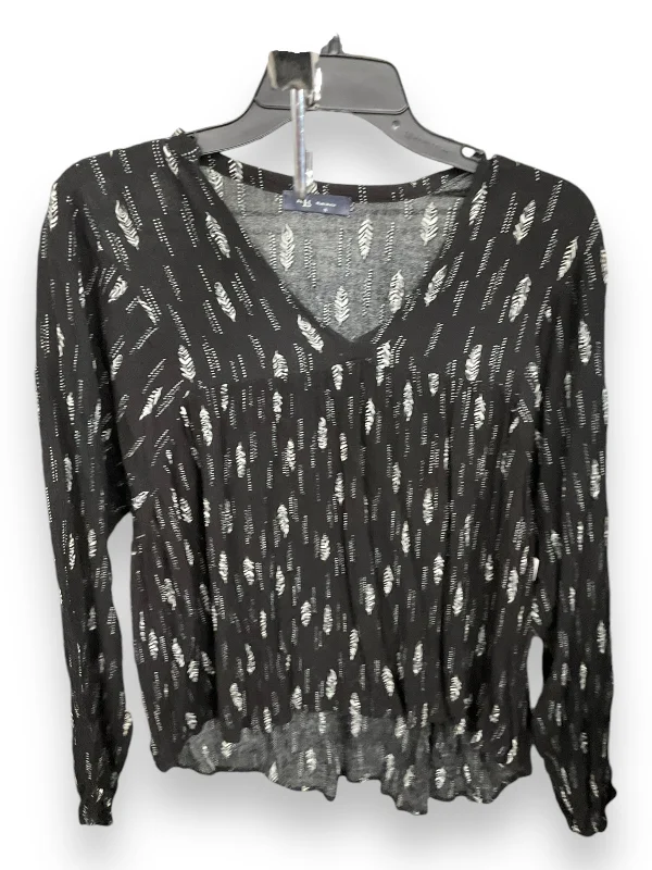 Top Long Sleeve By Clothes Mentor In Black & White, Size: S